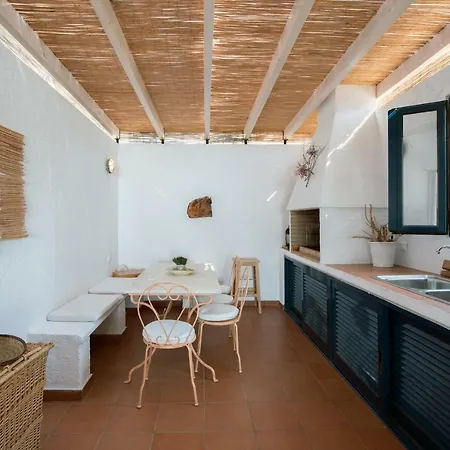 Ararat House *